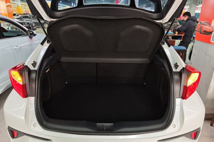 Used Toyota C-HR 2021 2.0L Comfort Edition Trunk