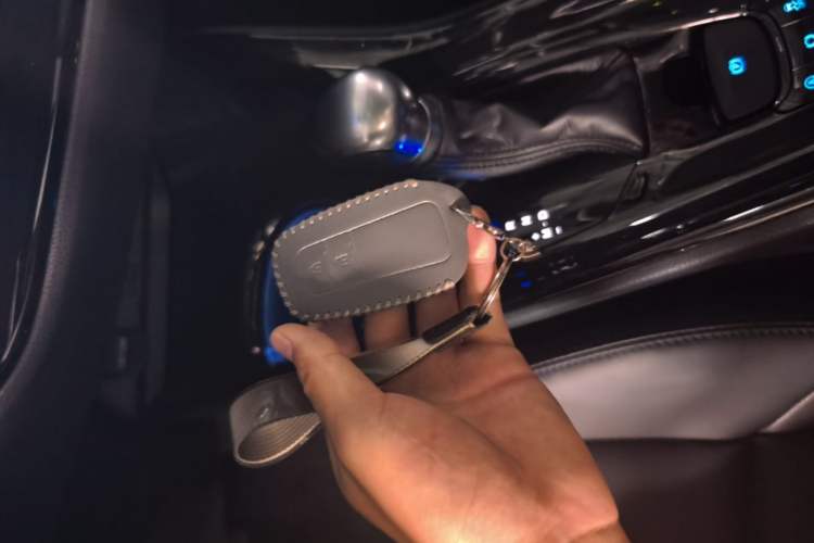 Used Toyota C-HR 2021 2.0L Luxury Edition Vehicle Key