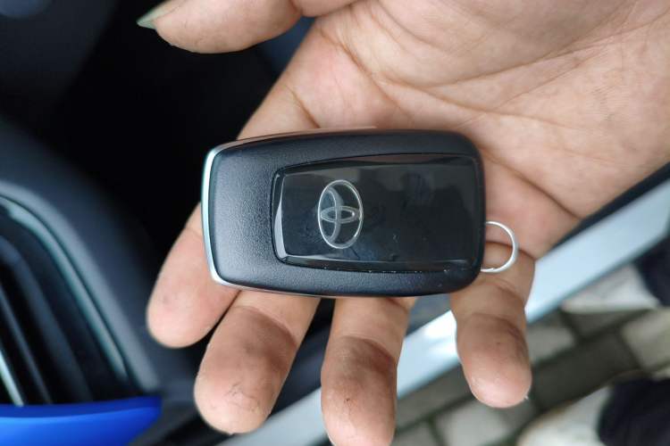 Used Toyota C-HR 2021 2.0L Luxury Edition Vehicle Key