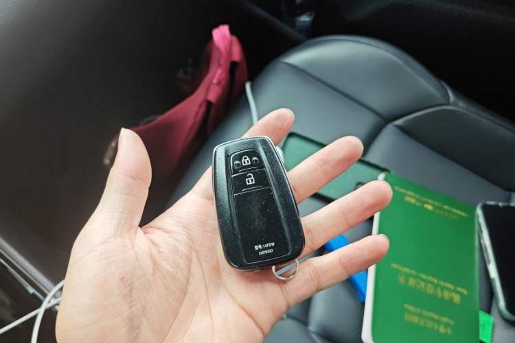 Used Toyota C-HR 2021 2.0L Luxury Edition Vehicle Key
