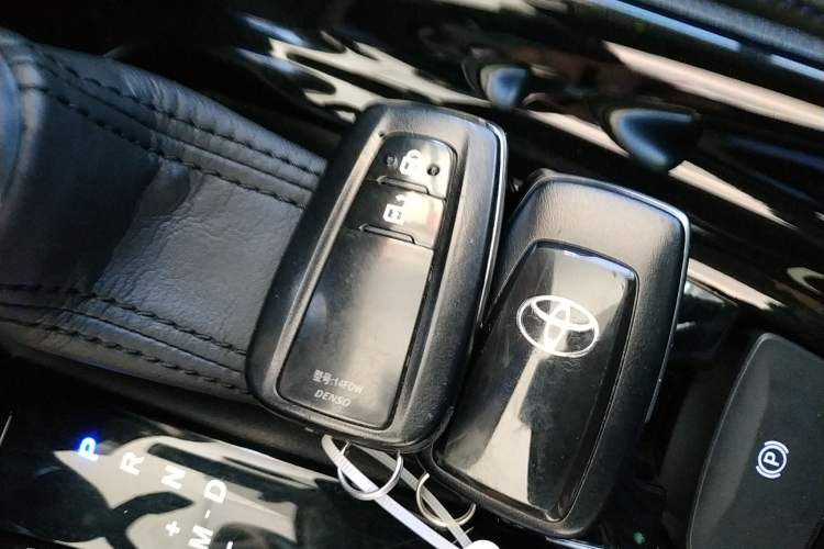 Used Toyota C-HR 2021 2.0L Luxury Edition Vehicle Key