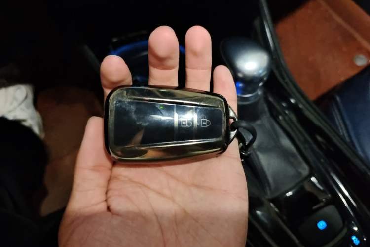 Used Toyota C-HR 2021 2.0L Luxury Edition Vehicle Key