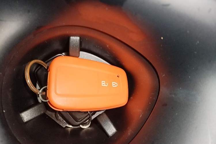 Used Toyota C-HR 2021 Dual-Motor 2.0L E-CVT Comfort Edition Vehicle Key