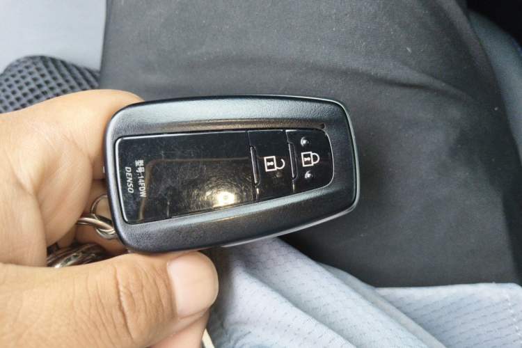 Used Toyota C-HR 2021 2.0L Luxury Edition Vehicle Key