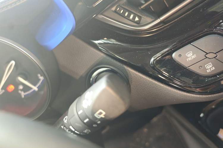 Used Toyota C-HR 2021 2.0L Luxury Edition Vehicle Key