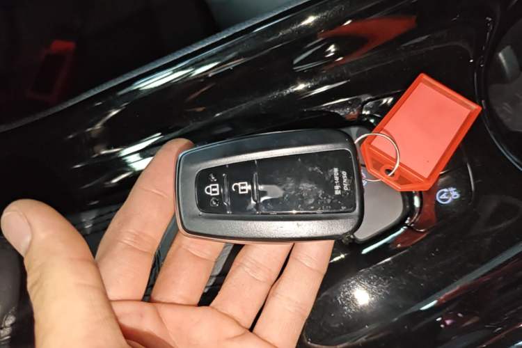 Used Toyota C-HR 2021 2.0L Luxury Edition Vehicle Key