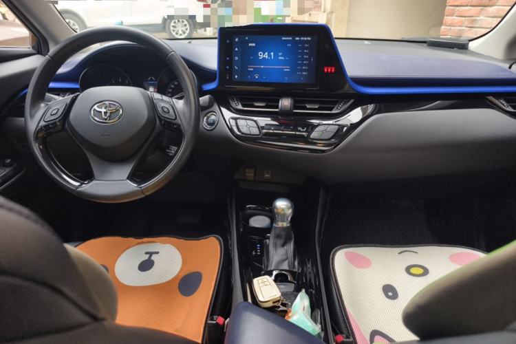 Used Toyota C-HR 2021 2.0L Luxury Edition Center Console