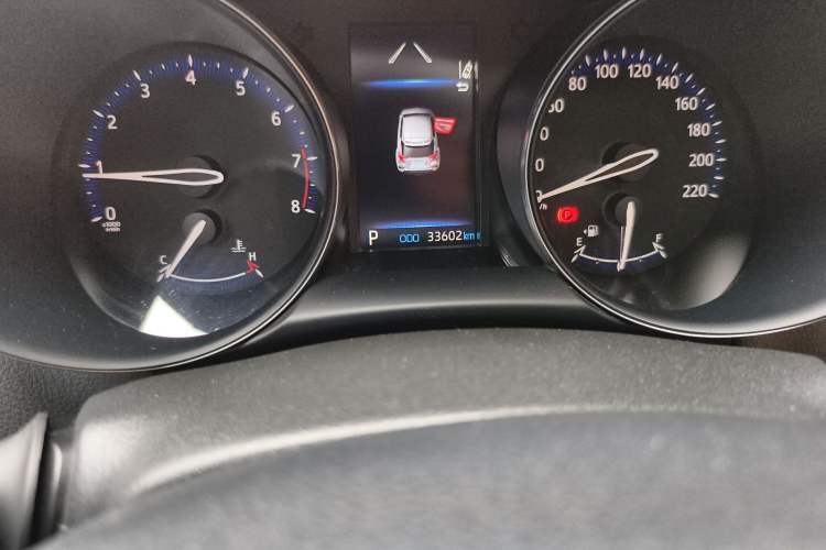 Used Toyota C-HR 2021 2.0L Luxury Edition Odometer Close Up