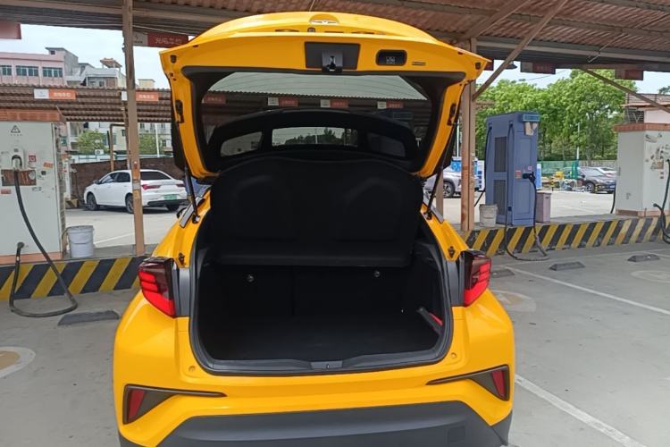 Used Toyota C-HR 2021 2.0L Luxury Edition Trunk