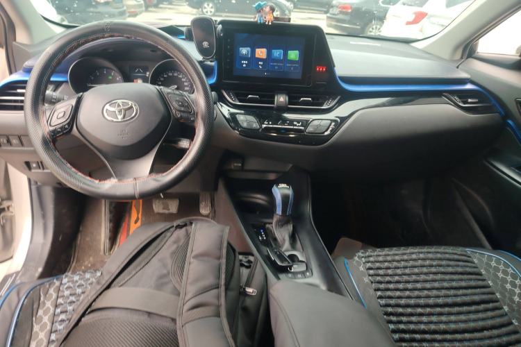 Used Toyota C-HR 2022 2.0L Comfort Edition Center Console