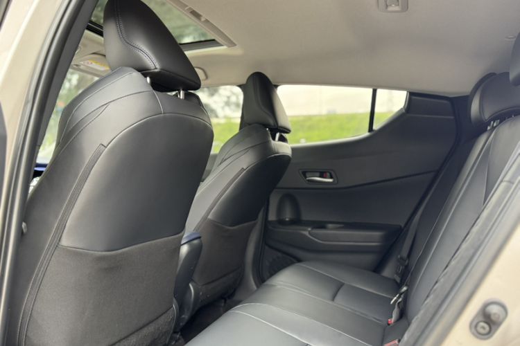 Used Toyota C-HR 2022 Dual-Engine 2.0L E-CVT Leading Edition Headliner