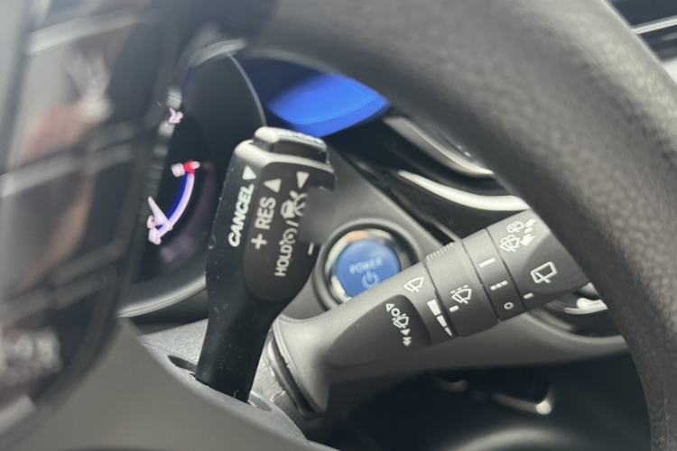 Used Toyota C-HR 2022 Dual-Engine 2.0L E-CVT Leading Edition Interior 10
