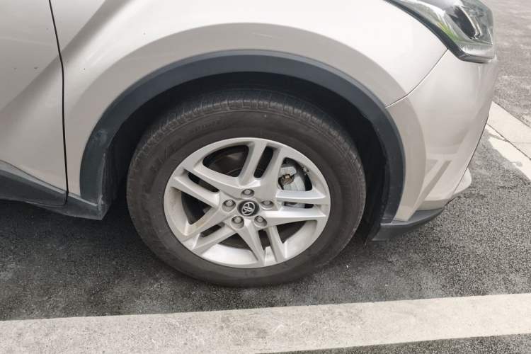 Used Toyota C-HR 2022 2.0L Comfort Edition Right Front Wheel Hub