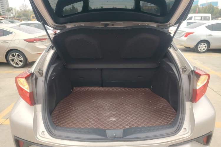 Used Toyota C-HR 2022 2.0L Comfort Edition Trunk
