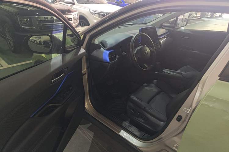Used Toyota C-HR 2022 2.0L Leading Edition Driver Seat