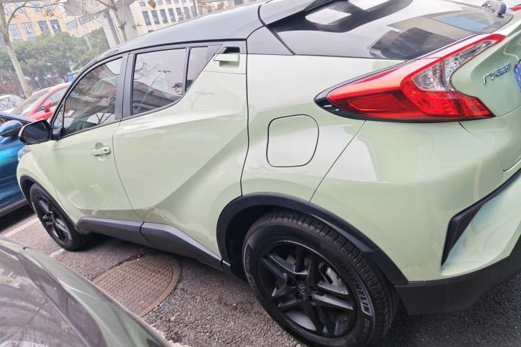 Used Toyota C-HR 2022 2.0L Leading Edition Exterior 3
