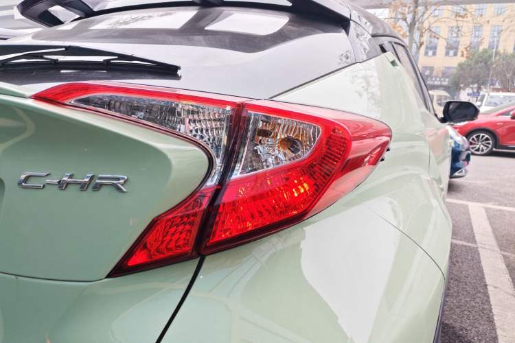 Used Toyota C-HR 2022 2.0L Leading Edition Exterior 6