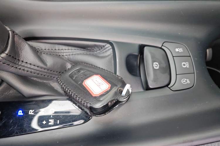 Used Toyota C-HR 2022 2.0L Leading Edition Interior 1