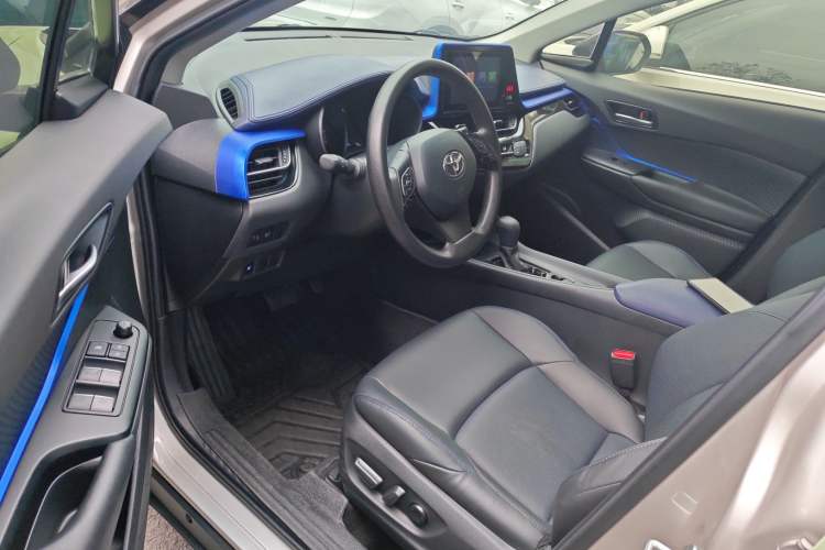 Used Toyota C-HR 2022 2.0L Leading Edition Interior 3
