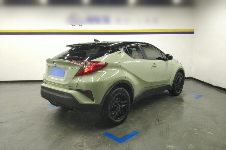 Used Toyota C-HR 2022 2.0L Leading Edition Rear Right 45 Deg