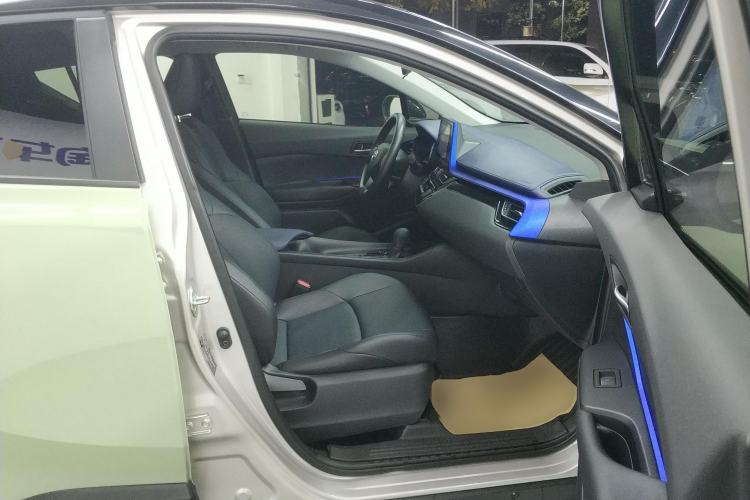 Used Toyota C-HR 2022 2.0L Leading Edition Right Front Seat
