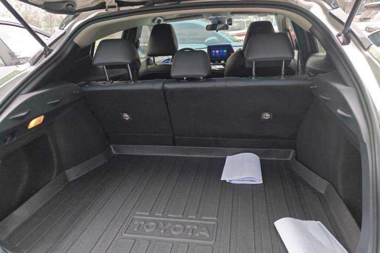 Used Toyota C-HR 2022 2.0L Leading Edition Trunk
