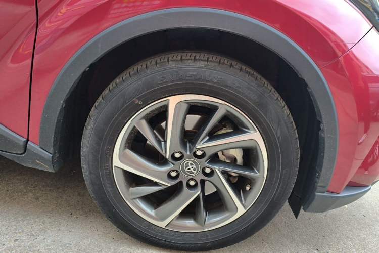 Used Toyota C-HR 2022 2.0L Leading Edition Right Front Wheel Hub