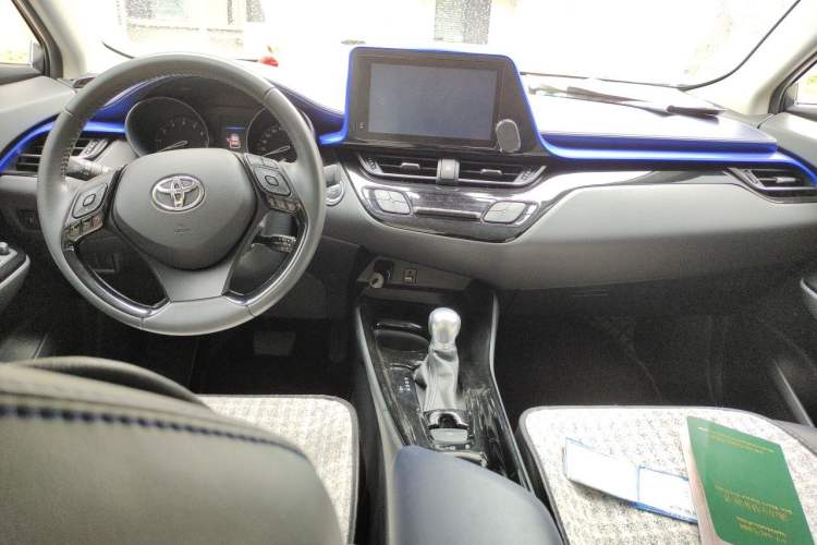 Used Toyota C-HR 2022 2.0L Comfort Edition Center Console