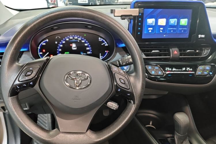 Used Toyota C-HR 2022 Dual-Motor 2.0L E-CVT Comfort Edition Center Console