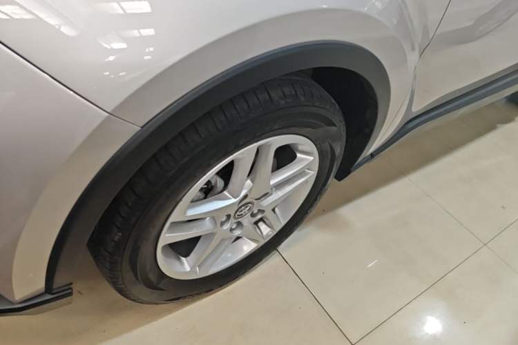 Used Toyota C-HR 2022 Dual-Motor 2.0L E-CVT Comfort Edition Left Front Wheel Hub