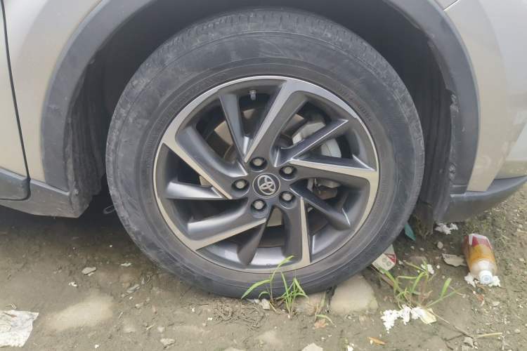 Used Toyota C-HR 2022 2.0L Leading Edition Right Front Wheel Hub