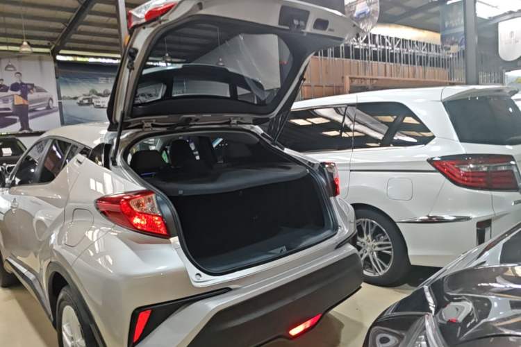 Used Toyota C-HR 2022 Dual-Motor 2.0L E-CVT Comfort Edition Trunk