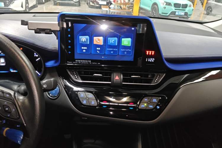 Used Toyota C-HR 2022 Dual-Motor 2.0L E-CVT Comfort Edition Audio And AC Panel
