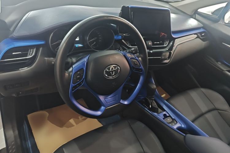 Used Toyota C-HR 2022 2.0L Leading Edition Center Console
