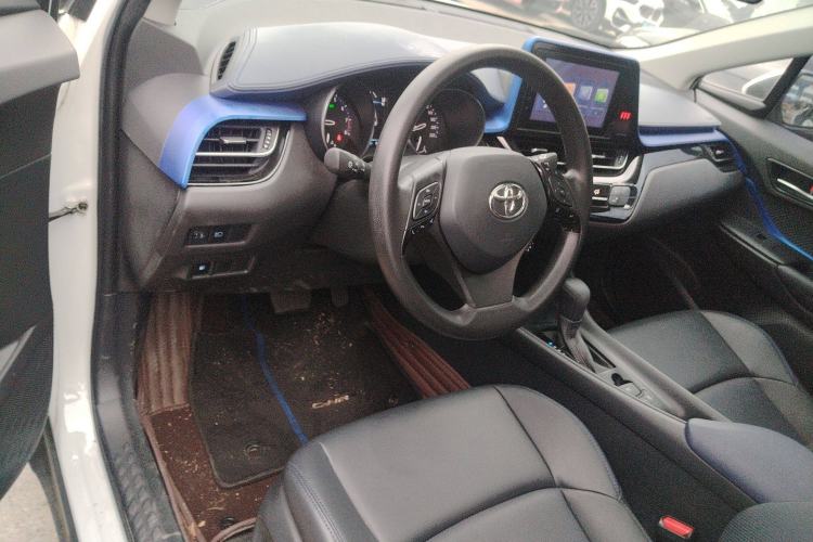 Used Toyota C-HR 2022 2.0L Leading Edition Center Console