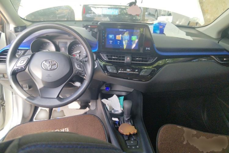 Used Toyota C-HR 2022 2.0L Comfort Edition Center Console