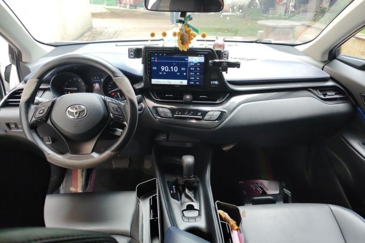 Used Toyota C-HR 2022 2.0L Leading Edition Center Console