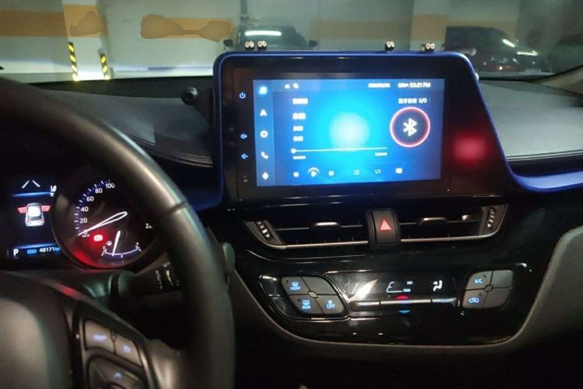 Used Toyota C-HR 2022 2.0L Leading Edition Center Console