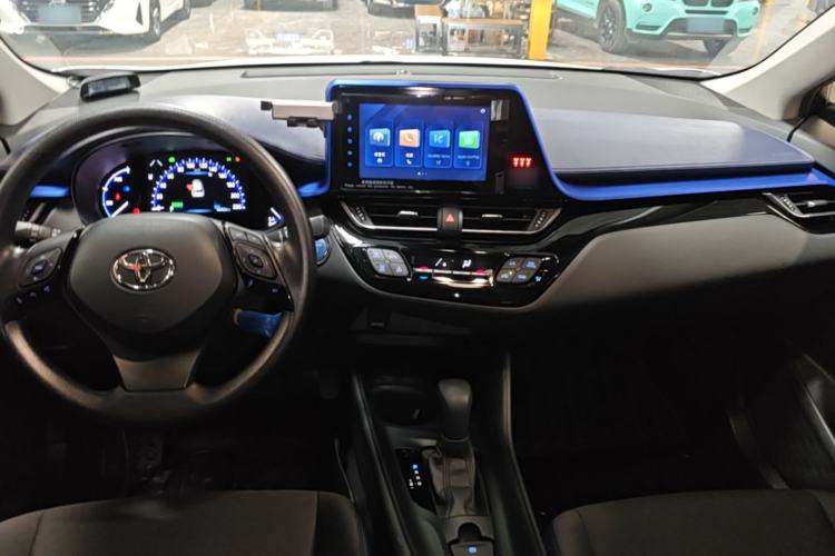 Used Toyota C-HR 2022 Dual-Motor 2.0L E-CVT Comfort Edition Center Console