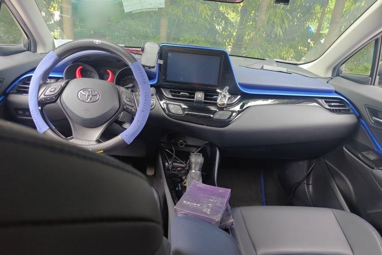 Used Toyota C-HR 2022 2.0L Leading Edition Center Console