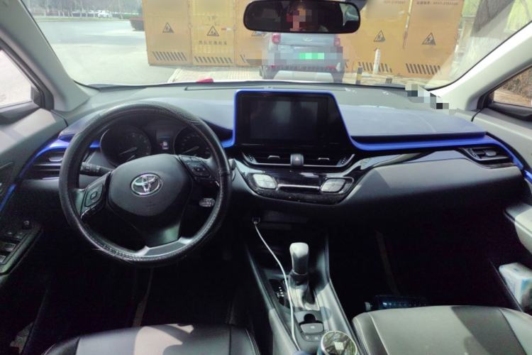Used Toyota C-HR 2022 2.0L Comfort Edition Center Console