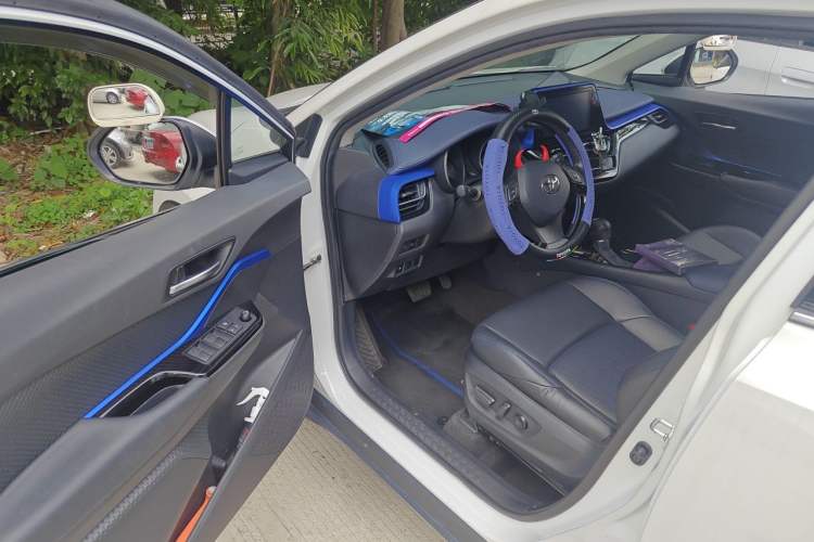 Used Toyota C-HR 2022 2.0L Leading Edition Driver Seat