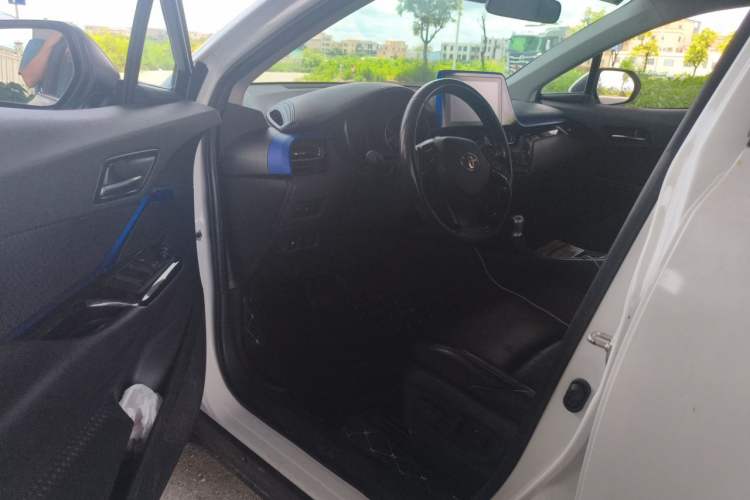 Used Toyota C-HR 2022 2.0L Leading Edition Driver Seat