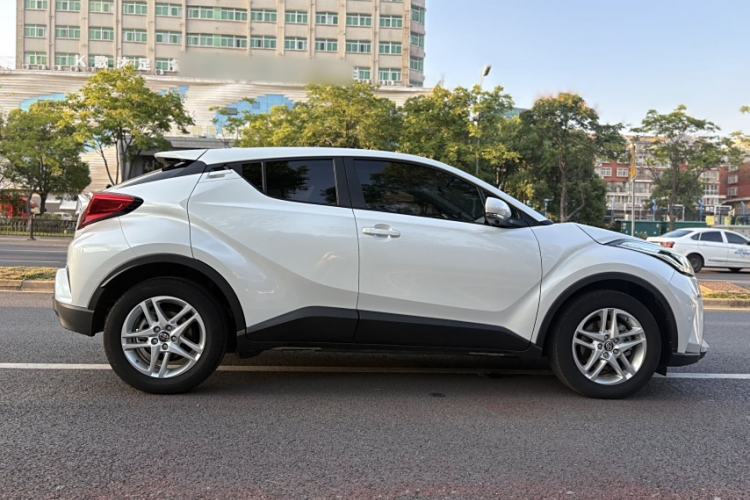 Used Toyota C-HR 2022 2.0L Comfort Edition Exterior 2