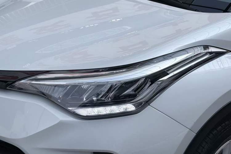 Used Toyota C-HR 2022 2.0L Leading Edition Exterior 2