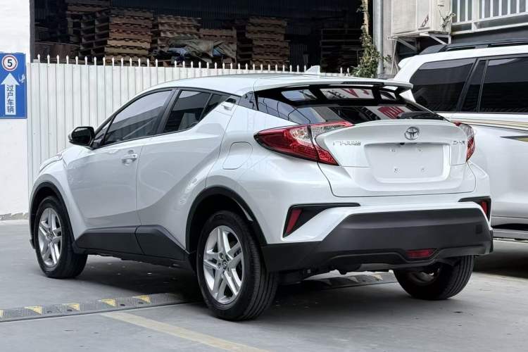 Used Toyota C-HR 2022 2.0L Leading Edition Exterior 4