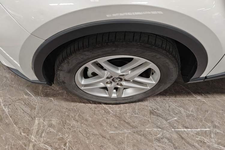 Used Toyota C-HR 2022 Dual-Motor 2.0L E-CVT Comfort Edition Exterior 4