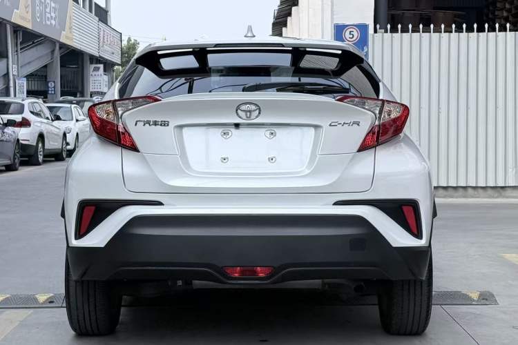 Used Toyota C-HR 2022 2.0L Leading Edition Exterior 5
