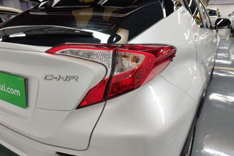 Used Toyota C-HR 2022 2.0L Leading Edition Exterior 6
