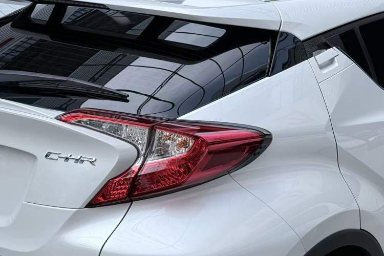 Used Toyota C-HR 2022 2.0L Leading Edition Exterior 6